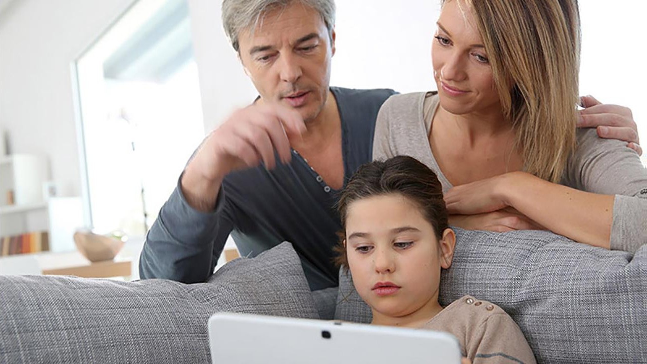 Parenting Series Is It OK to Monitor Your Child’s Apps and Social Media? A Therapist’s Perspective